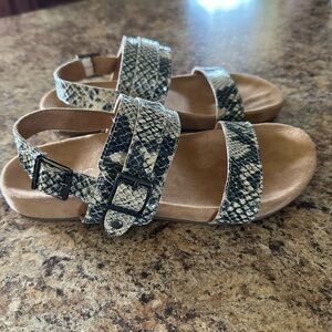 VIONIC SAMAR SANDALS WOMENS 6